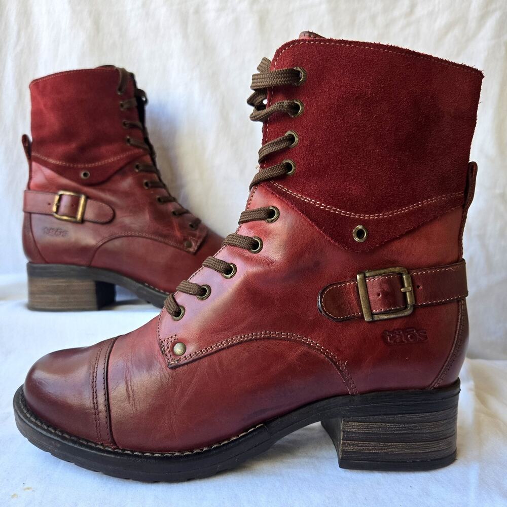 Taos Footwear Women's Lace-Up Ankle Boots in Burgundy